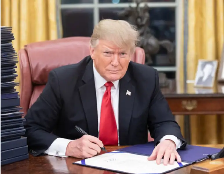 Trump annuncia dazi al 20% per i prodotti europei, attesa per le reazioni Ue