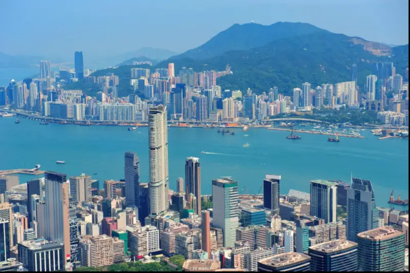 Hong Kong: continua il calo dell’import di vino